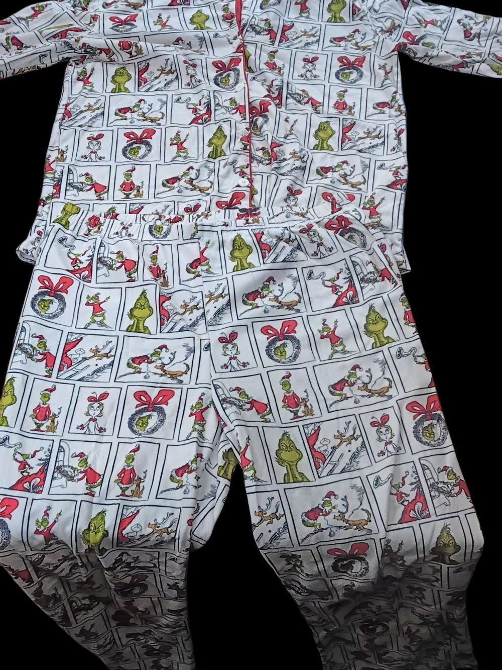Dr. Seuss White Grinch Pattern Kids Pajama Set with Red and Green Accents
